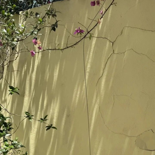 Σταμάτησε ο μετροπόντικας 200 μέτρα πριν την πλατεία της Κυψέλης -Ρωγμές και ζημιές σε πολυκατοικίες