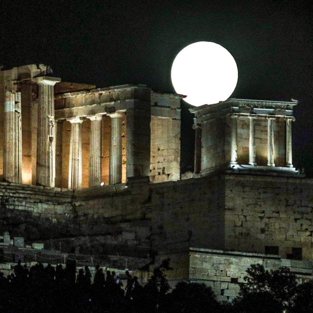 Πανσέληνος: Πότε θα φωτίσει το φεγγάρι τον ουρανό τον Ιούλιο