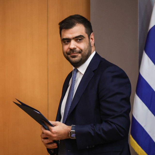 Μαρινάκης: «Προτεραιότητα η στήριξη της οικογένειας - Δεν ιδιωτικοποιείται το νερό»