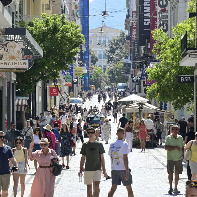 Θερινές εκπτώσεις: Ανοιχτά σήμερα τα εμπορικά καταστήματα - Το ωράριο λειτουργίας
