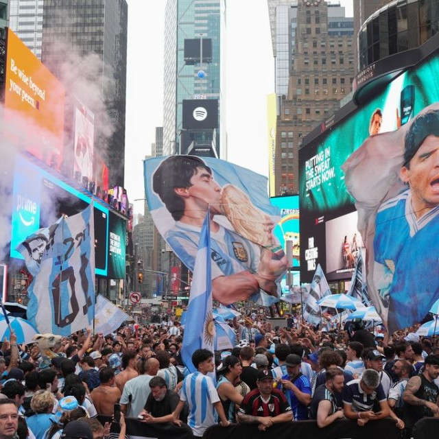 Μουντιάλ 2026: Οι Αργεντινοί «κατέλαβαν» την Times Square – Η Νέα Υόρκη ζει στον ρυθμό του τελικού