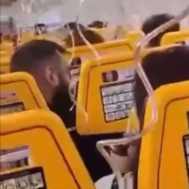 Ο CEO της Ryanair για το σπασμένο παράθυρο: Πρόσκρουση ξένου αντικειμένου δείχνουν τα πρώτα στοιχεία