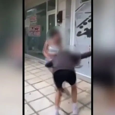 Συμπλοκή μαθητριών στο Ηράκλειο: «Δεν υπάρχει θύμα - Και οι δύο πλευρές έδωσαν και έφαγαν ξύλο»