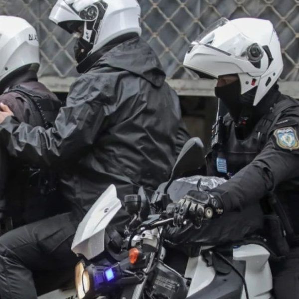 Κρήτη: Πιάστηκαν στα χέρια «μέρα μεσημέρι» – Χρειάστηκε να επέμβει η αστυνομία