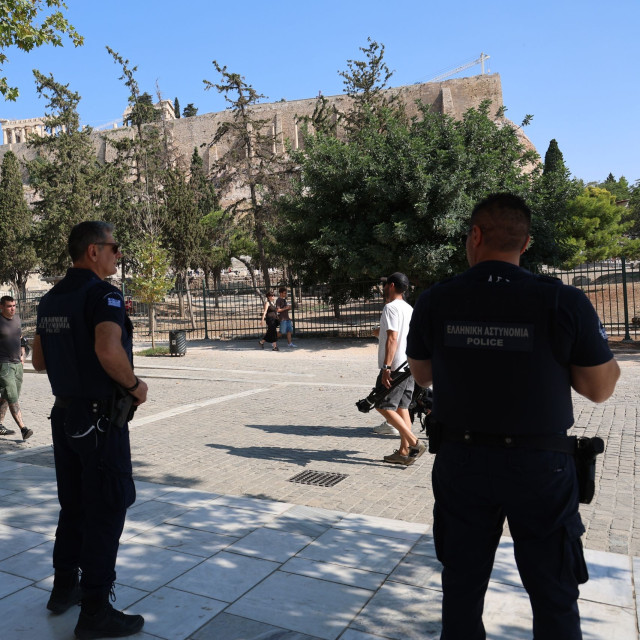 Ακρόπολη-επίθεση με μαχαίρι: Είχε στήσει καρτέρι και χτυπούσε τουρίστες ο 60χρονος δράστης