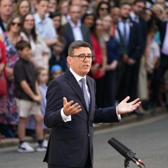 Βρετανία: Επικοινωνία Μπέρναμ – Τραμπ και πρόσκληση στο Μάντσεστερ για τη Σύνοδο της G20