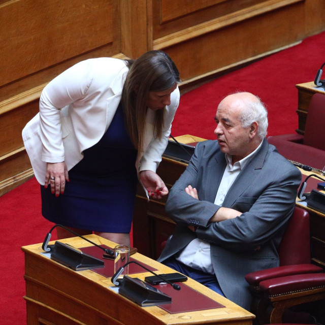 Εκτός ορίων η κόντρα Κωνσταντοπούλου - ΚΚΕ: «Στο τέλος του κατήφορου ο βούρκος»- «Αφήνετε σκουπίδια»