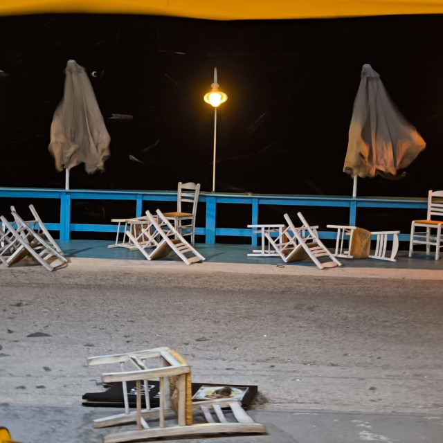 Κέρκυρα: Διακοπές ηλεκτροδότησης και πτώσεις δέντρων άφησε πίσω της η ξαφνική κακοκαιρία