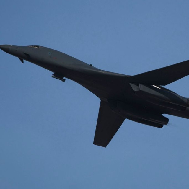 Οι ΗΠΑ επιστρατεύουν το βομβαρδιστικό B-1 καθώς εντείνουν τις επιθέσεις στο Ιράν
