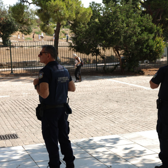 Επίθεση με μαχαίρι σε τουρίστες στην Ακρόπολη: Προφυλακιστέος ο 60χρονος δράστης