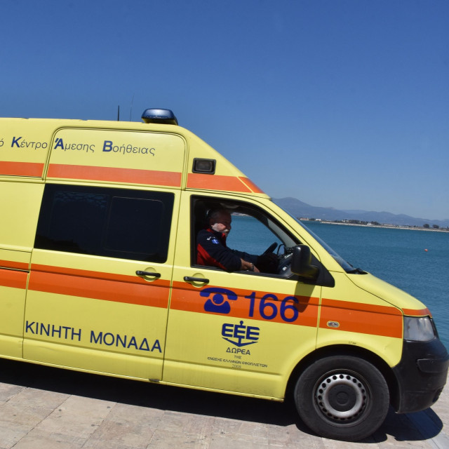 Χανιά: Αναστάτωση στους Αγίους Αποστόλους - Νόμιζαν ότι έχασε τις αισθήσεις του αλλά αυτός κοιμόταν