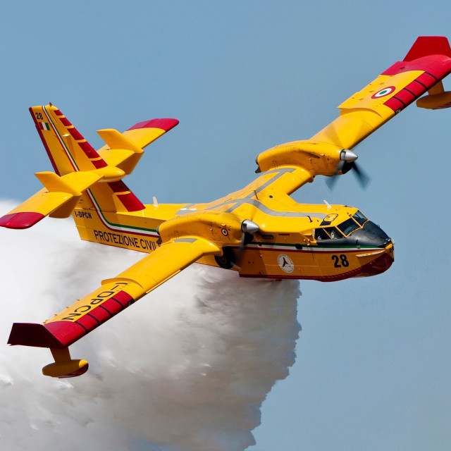 Η Ελλάδα έστειλε στην Ισπανία δύο CL-415 για την αντιμετώπιση των δασικών πυρκαγιών
