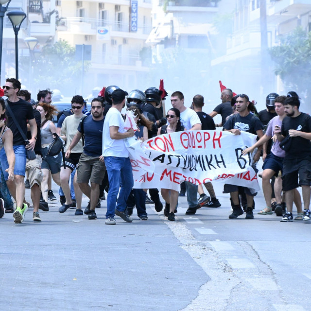 Άργος: Επεισόδια στην πορεία για τον θάνατο του 20χρονου από αστυνομικά πυρά