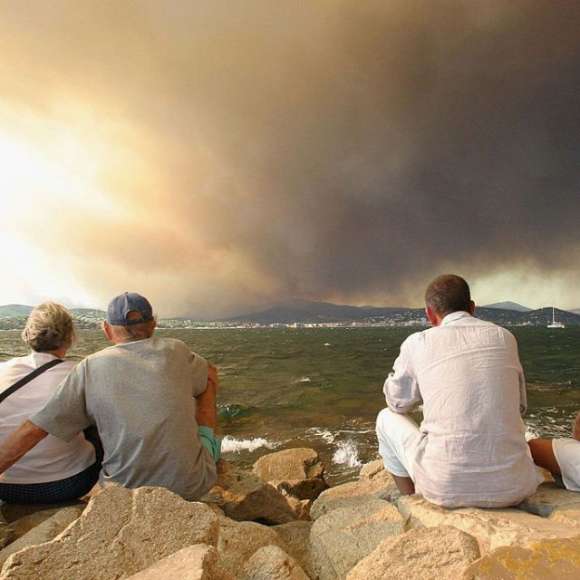 Στις φλόγες Ισπανία και Γαλλία: 250.000 έχουν εγκαταλείψει τις εστίες τους - Πλησιάζει στο Μπορντό