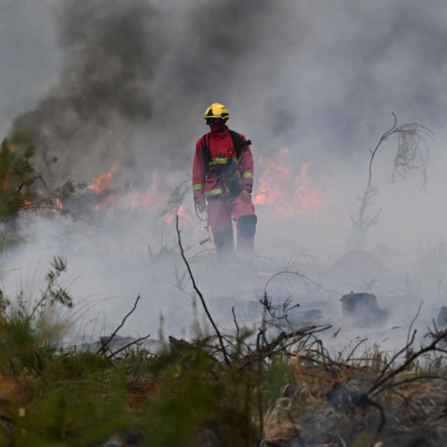 Γαλλία: Η φωτιά πλησιάζει το Μπορντό - Εξετάζεται η πλήρης εκκένωση της πόλης - 240 σπίτια κάηκαν