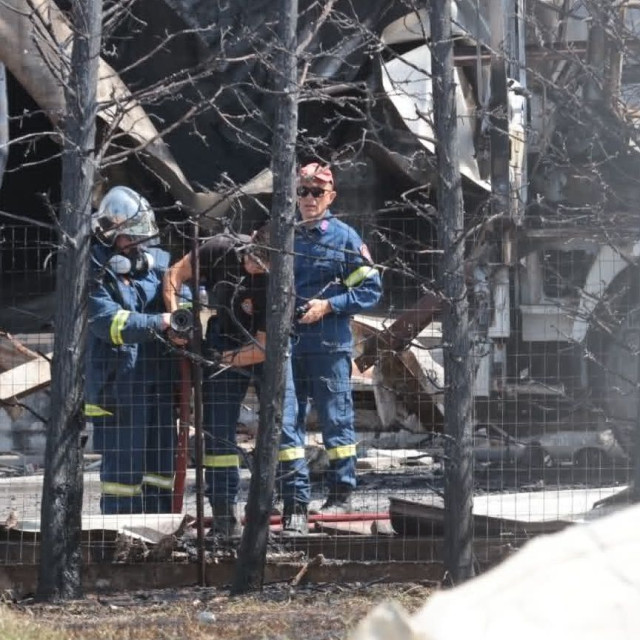 Η επόμενη ημέρα της τραγωδίας στην Κορινθία: Τρεις συλλήψεις για τη φονική έκρηξη στο εργοστάσιο