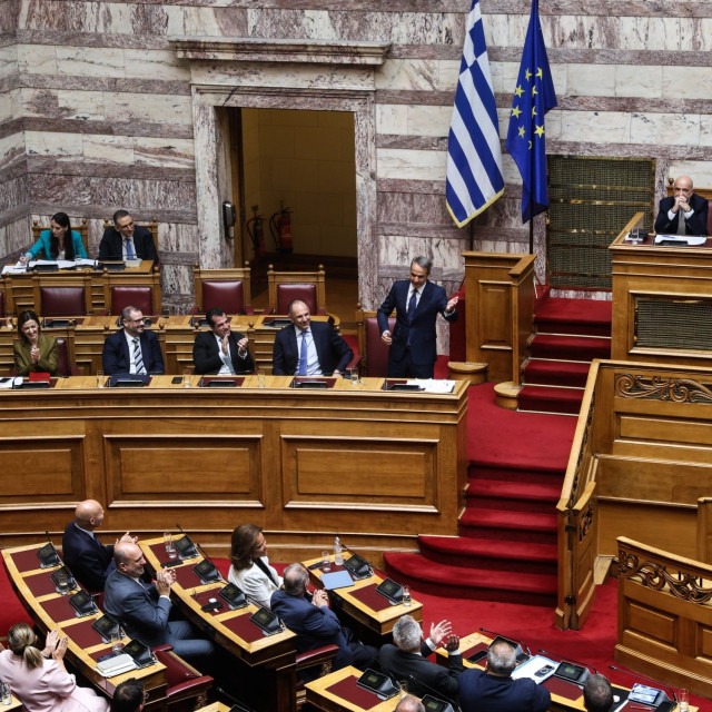 Συνταγματική Αναθεώρηση: Συναίνεση γιοκ για τις 180 ψήφους – «Όνειρο θερινής νυκτός» η συμφωνία