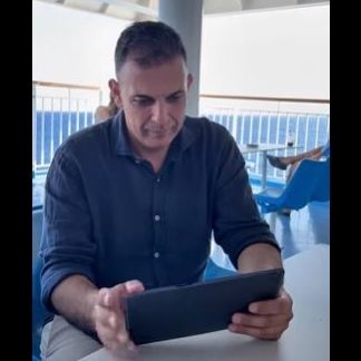 «Στο κατάστρωμα, όχι στην πρώτη θέση»: Ο Καραμέρος γράφτηκε στην ΕΛΑΣ και το βίντεο έγινε viral