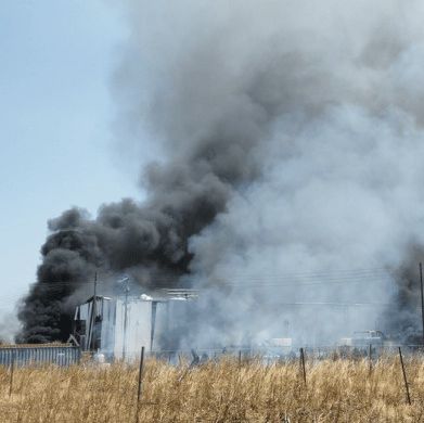Έκρηξη σε εργοστάσιο στα Εξαμίλια Κορινθίας: Εντοπίστηκε ένας νεκρός