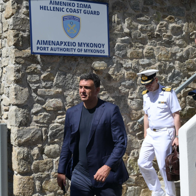 Κικίλιας: «Δεν νερώνουμε το κρασί μας» για την ασφάλειά μας στη θάλασσα