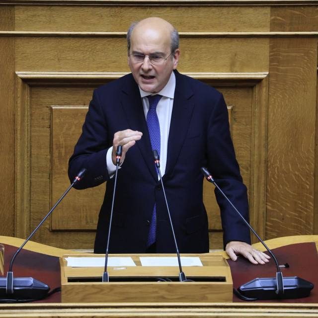Χατζηδάκης για αναθεώρηση: Είναι λογικό να μη στηρίζονται οι προτάσεις για τη Σημαία και τη Γλώσσα;