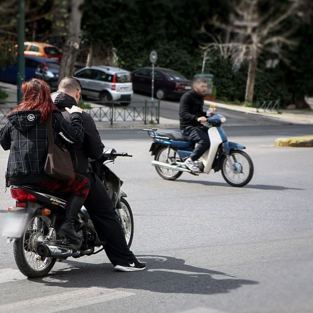 Νέος ΚΟΚ: Πάνω από 2.490 παραβάσεις για μη χρήση κράνους σε μία εβδομάδα