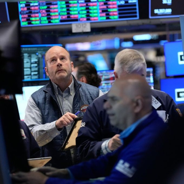 Χωρίς κατεύθυνση η Wall Street εν αναμονή των αποτελεσμάτων των τεχνολογικών κολοσσών