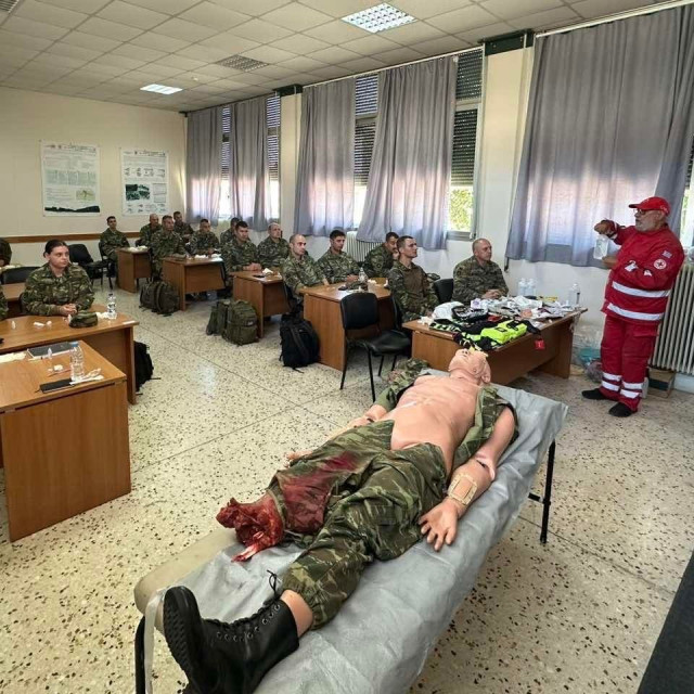 Ο ΕΕΣ εκπαίδευσε 117 στελέχη των ΕΤΑΚ του Στρατού Ξηράς σε «Διασώστες γενικών καθηκόντων»