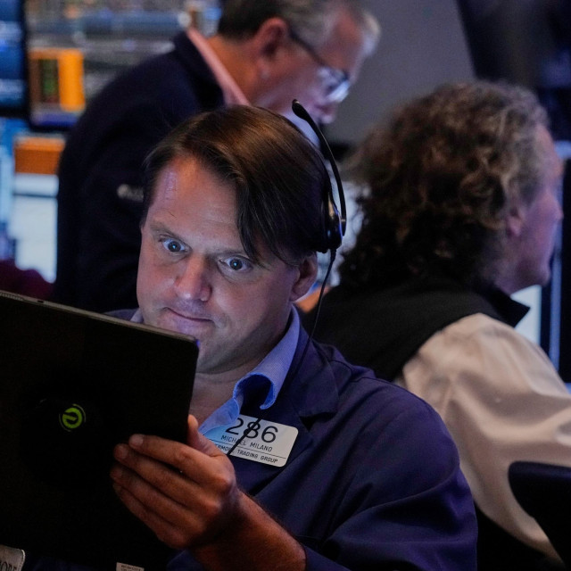 Μεγάλη πτώση στη Wall Street – Πάνω από 1.150 μονάδες έχασε ο Dow Jones