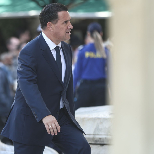 Πολίτες στη Λήμνο αρνήθηκαν να δώσουν το χέρι στον Γεωργιάδη - Η αντίδραση του υπουργού Υγείας