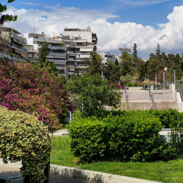 Νέα Σμύρνη: Αναστάτωση στην πλατεία - Αντιδήμαρχος παρεμπόδισε ελέγχους και έβρισε αστυνομικούς