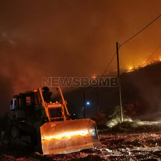 Φωτιά τώρα: Οι φλόγες κοντά στα πρώτα σπίτια, στο Πόρτο Γερμενό