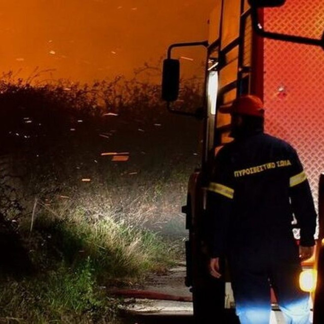 Αχαΐα: Φωτιά στην περιοχή Φλόκα – Ήχησε το 112