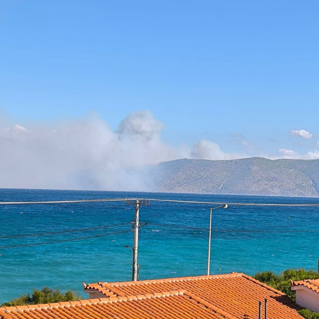 Βοιωτία: Νέα εστία φωτιάς στον Άγιο Βασίλειο - Αυξήθηκαν οι δυνάμεις στην Ξηρονομή