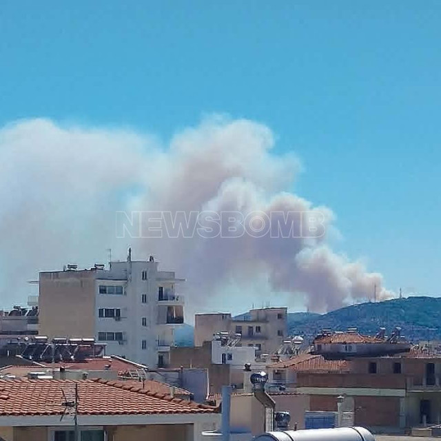 Φωτιά τώρα στην Περιφερειακή Αιγάλεω - Μήνυμα 112 για ετοιμότητα στους κατοίκους της Δυτικής Αττικής