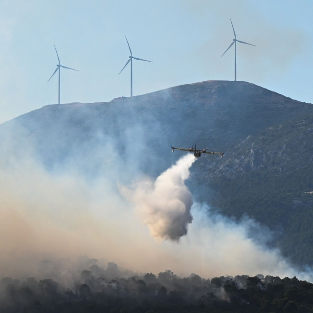 Σε κατάσταση συναγερμού η χώρα: Άνεμοι έως 100 χλμ./ώρα - Συστάσεις για την αποφυγή πυρκαγιών