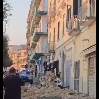 Ιταλία: Τρόμος από σεισμό 4,7 Ρίχτερ στη Νάπολη - 8 τραυματίες και ζημιές σε κτήρια