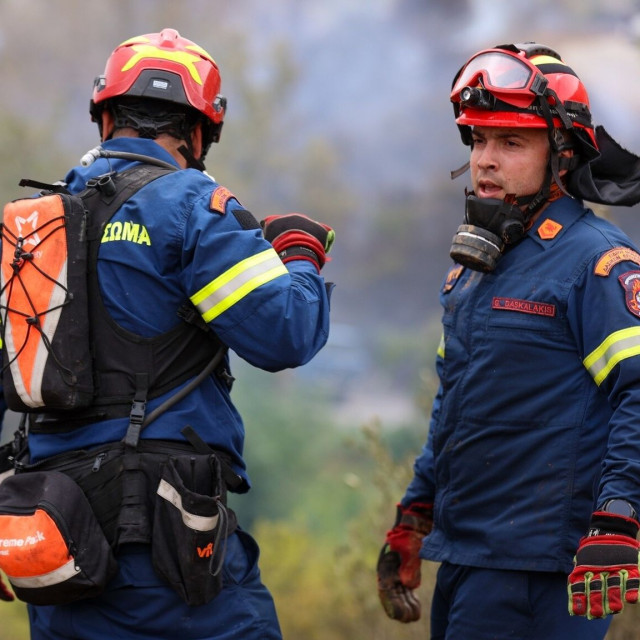 Φωτιά στη Βοιωτία: Στο νοσοκομείο δύο πυροσβέστες που επιχειρούσαν στα πύρινα μέτωπα