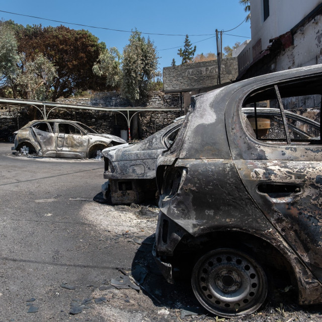Αποκαρδιωτικές εικόνες από τον Άγιο Παύλο Ρεθύμνου μετά τη φωτιά - Φωτογραφίες