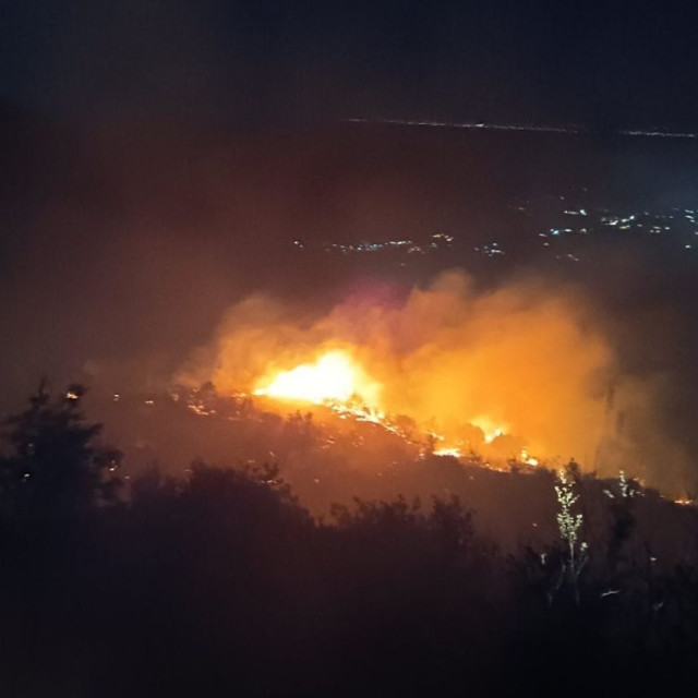 Φωτιά στην Κεφαλονιά: Εκκενώνεται και το Κατελειό μετά από Μαρκόπουλο και Κρεμμύδι