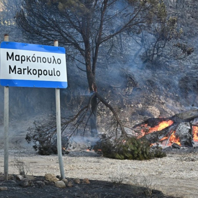 Φωτιά Κεφαλονιά: Διακοπή ρεύματος που προβλέπεται να ξεπεράσει τις 24 ώρες στις πληγείσες περιοχές