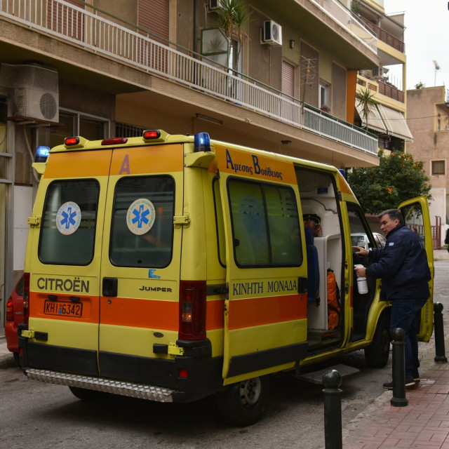 Λάρισα: Γυναίκα βρέθηκε νεκρή σε διαμέρισμα πολυκατοικίας - Στο σημείο οι αρχές