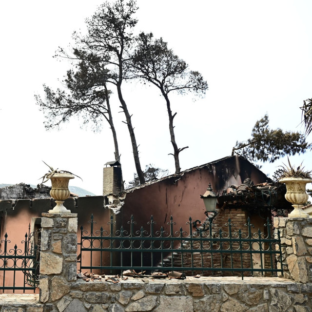 Φωτιές: Οι δικαιούχοι, τα ποσά και τα δικαιολογητικά για τη στήριξη των πυρόπληκτων - Τι προβλέπεται