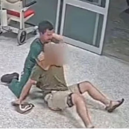 Απίστευτη στιγμή: O νοσοκόμoς ήξερε ζιου ζίτσου και έβαλε στη θέση του μεθυσμένο βίαιο ασθενή