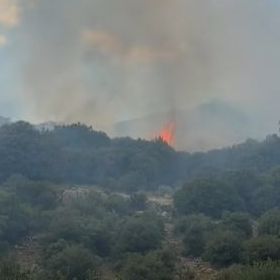 Φωτιά τώρα στη Λαμπεία Ηλείας: Επιχειρούν 7 αεροσκάφη