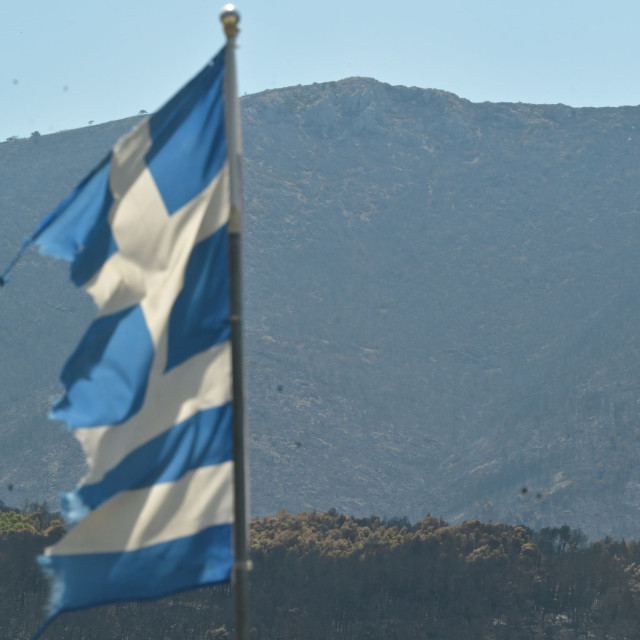 LIVE BLOG: Ξεπήδησε νέο μέτωπο στη Βένιζα Μεγάρων - Σε καταστολή η μεγάλη φωτιά