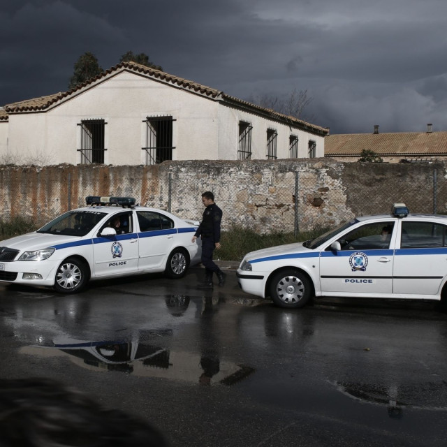 Φρίκη στον Μυστρά: Το ξενοδοχείο φάντασμα, η σύνταξη και ο νεκρός πατέρας στον καταψύκτη