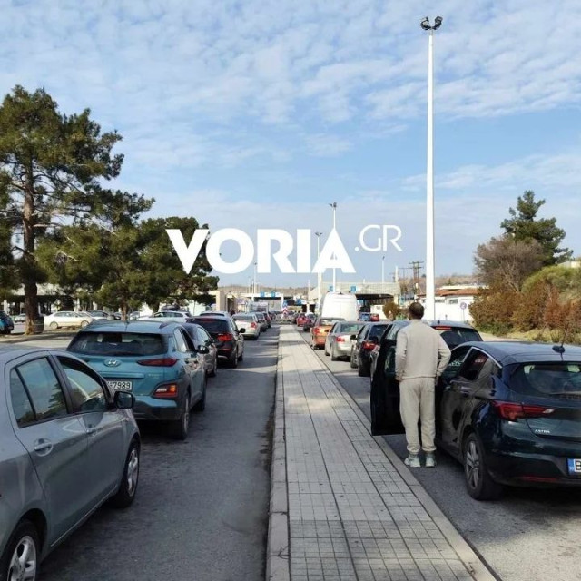 Τελωνείο Ευζώνων: Ουρές χιλιομέτρων για την τουριστική σεζόν