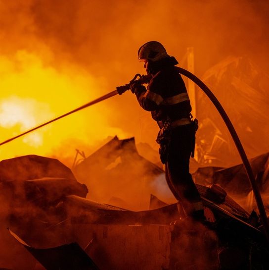 Μακελειό στο Κίεβο: 14 νεκροί και δεκάδες τραυματίες από μαζική ρωσική πυραυλική επίθεση