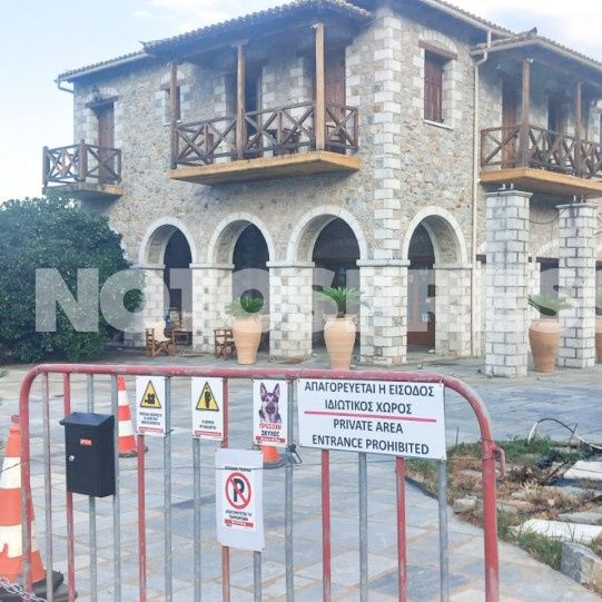 Μυστράς: «Φρούριο» το κλειστό ξενοδοχείο που έκρυβε το πτώμα – Αλυσίδες, κάμερες και απαγορεύσεις